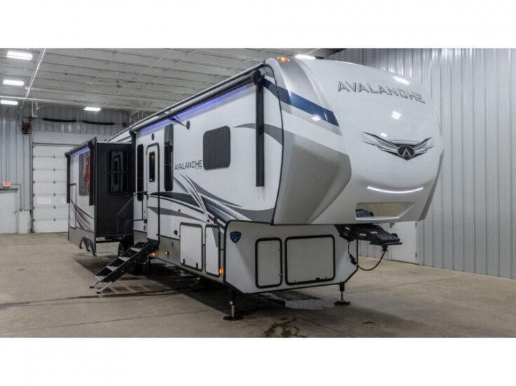 Thumbnail Photo undefined for 2022 Keystone Avalanche 338GK